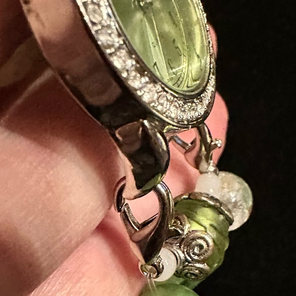 Green beaded watch from Geneva - Picture 4 of 8